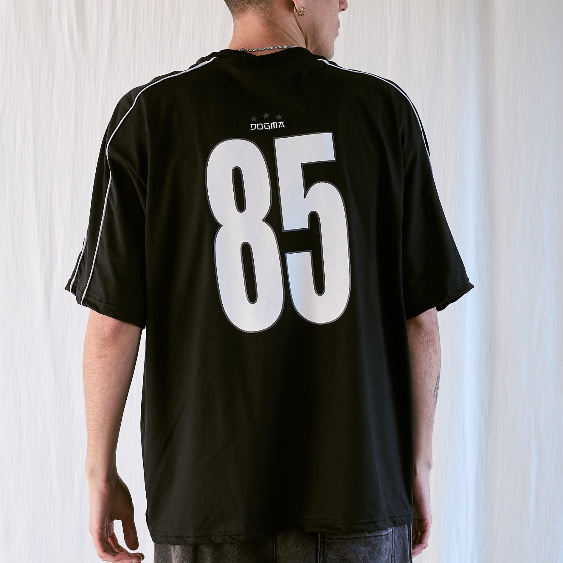 REMERA SUPEROVERSIZE "REAL FAKE" 24/1 ENVIVADA BACK & FRONT